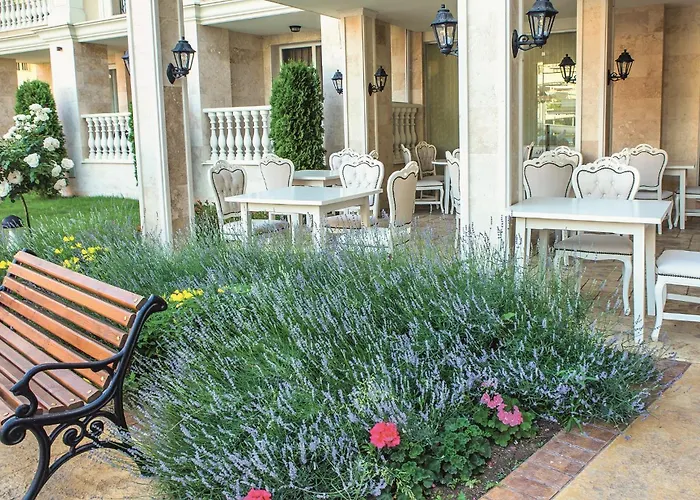 Ξενοδοχείο με διαμερίσματα Rena