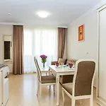 Aparthotel Rena 4*
