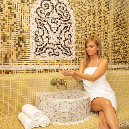 Rena Ξενοδοχείο με διαμερίσματα 4*